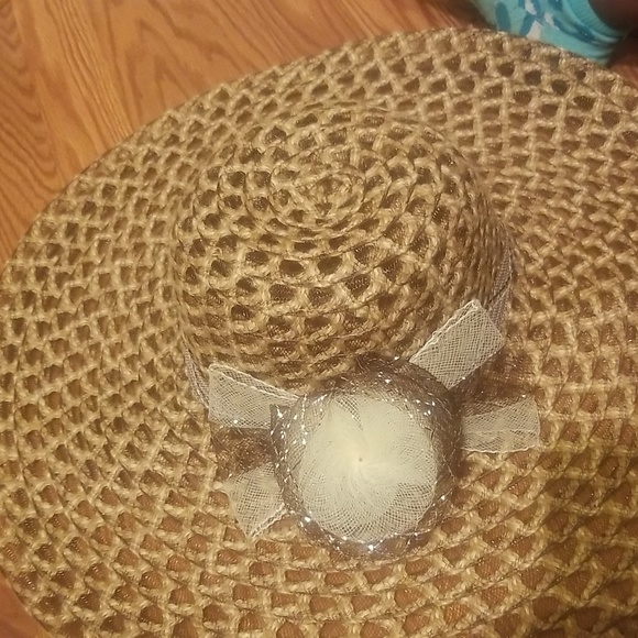 Hat - Picture 2 of 3